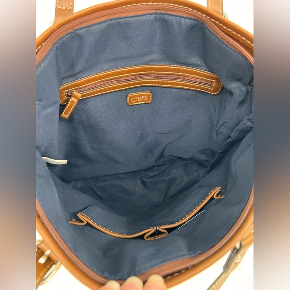 Chaps Lexi Straw Woven Bucket Tote Bag- NWT - Snap Closure w/ Zipper Pockets - Picture 5 of 8